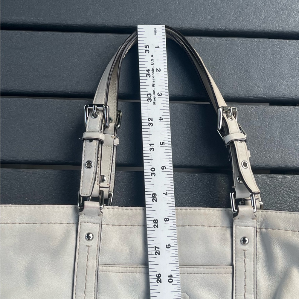 Coach; White Leather Tote; Fuchsia/Hot Pink Interior; Duel Handles; 16x3x10in - Picture 6 of 14